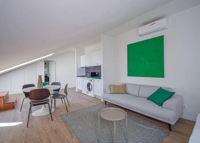 Stylish Lisbon Apartment Central