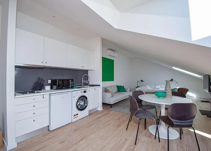 Stylish Lisbon Apartment Central